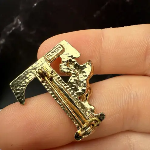 Letter / Initial T With Cherub Angel Brooch Pin Gold Tone Small