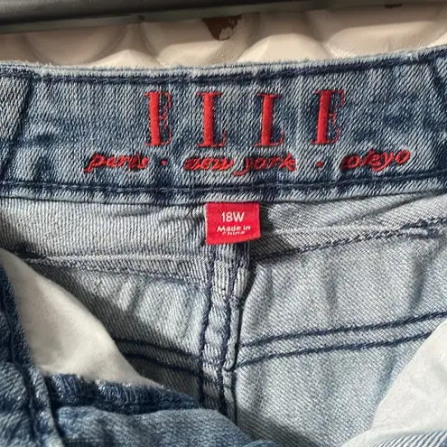 Elle 😎😎😎BOGOHO 😎😎😎Jean shorts