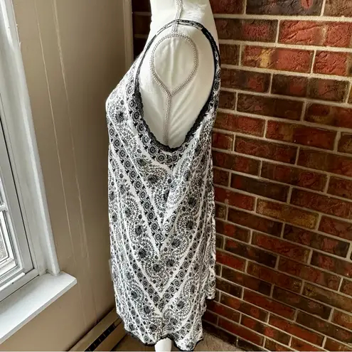 Oscar de la Renta Black and White Lace Trim Slip Dress Classic Elegant Vintage