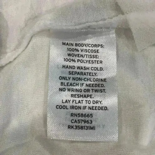 14th & Union  v-neck white tee shirt in size xl