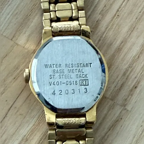 Seiko Vintage Ladies Watch Gold-Tone Bracelet Case Hands White Dial New Battery