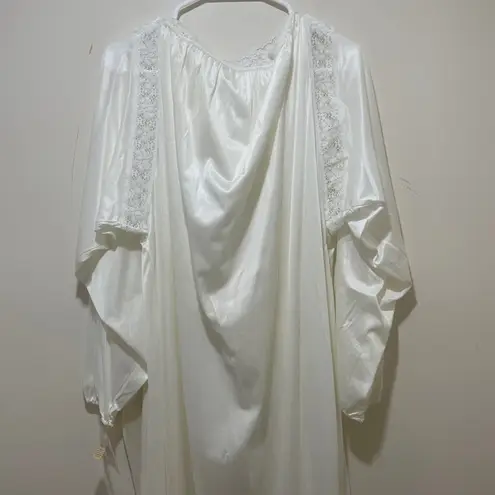 Val Mode Medium White Long Satin Lace Trim Nightgown Robe Set VTG Deadstock NWT