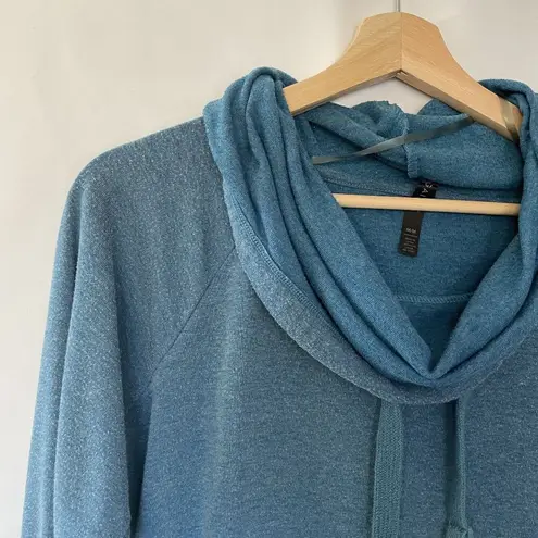 Gaiam athletic workout sweater cowl neck women's size M casual top comfortable