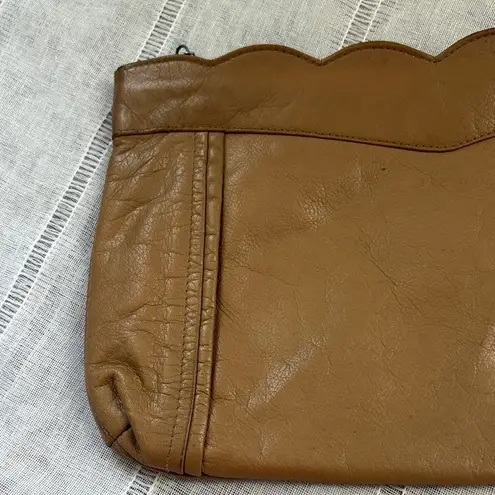 New Fashion Collection Vintage Leather Clutch with Scalloped Edge Tan