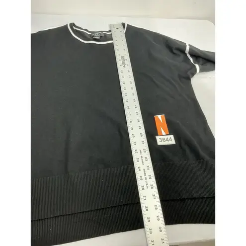 Womans Grace The Perfect Fir Woman 2x Black White Pullover Long Sleeve Sweater