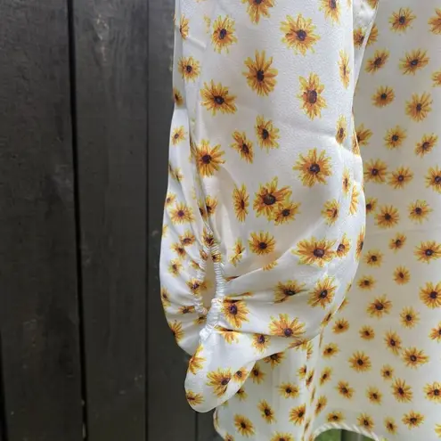 We Wore What Womens Lined Mini Skirt Size Med Ditsy Daisies Cropped Top S/P