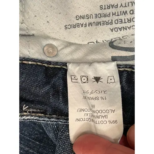 Silver Women's Santorini Capri Distressed Jeans in Medium Wash. Size 26 Blue