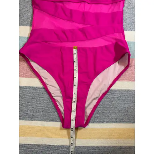 Blooming Jelly NWT Hot Pink Mesh Panel One Piece Swimsuit – Size Small