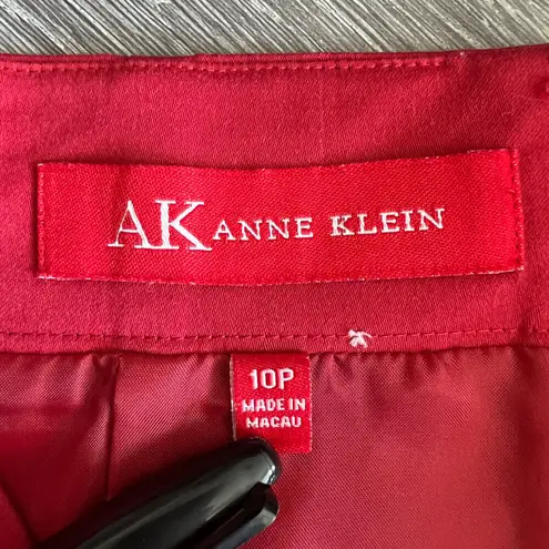 Anne Klein  Skirt Size 10 Petite Red Back Slit