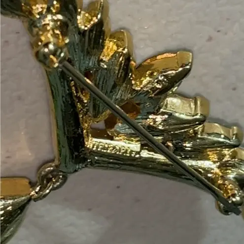 Trifari Vintage Signed Brooch