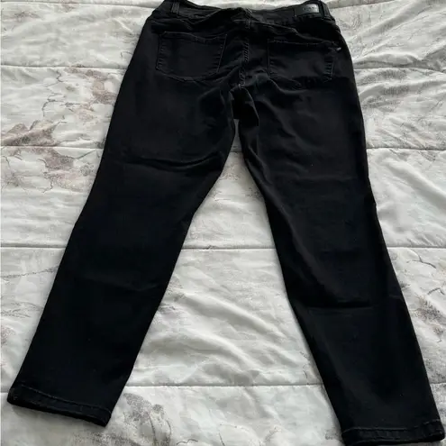 Tahari Kelly black mid rise slimming skinny jeans, size 14W minimalist preppy