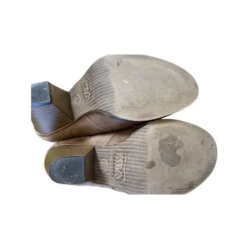 MIA  size 9 tan suede booties ankle boots