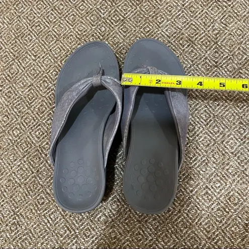 Vionic Arabella Womens Size 7 Sandals Purple Leather Thong Platform Wedge