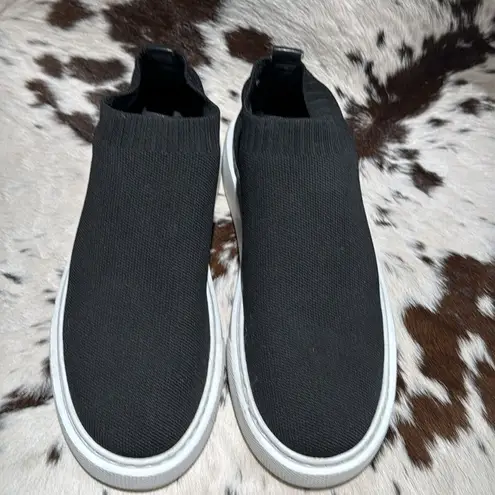 JSLIDES Daphnie Slip On Sneaker in Black Size 8 B53