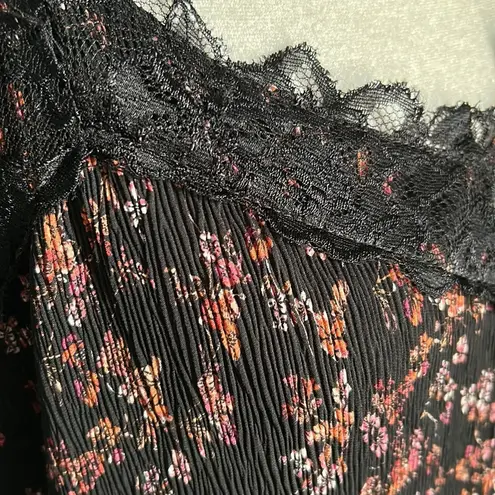 New Everleigh Lace Trim V