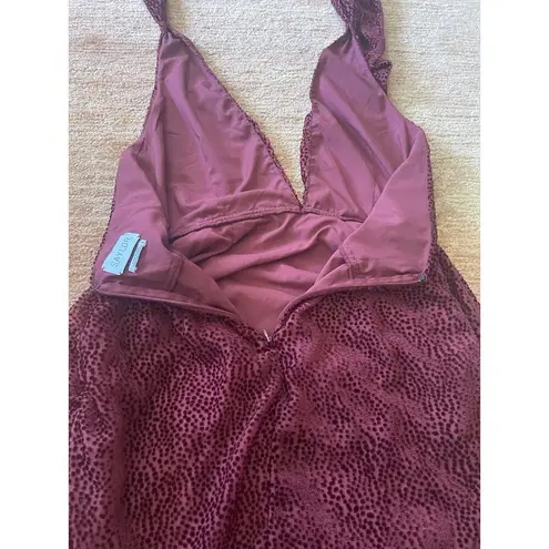 Saylor Burgundy Velvet Burnout Halter Mini Dress Size S Ruched Lined Sexy