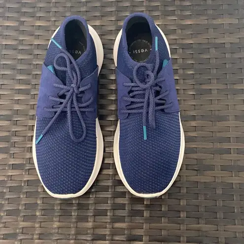 Vessi everyday classic sneakers women’s size 8  Blue