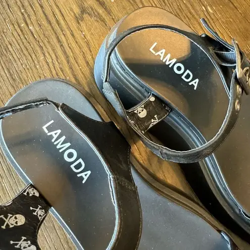 Lamoda Black Red Hearts Hopeful Chunky Platform Sandals Size 9 NWOT Black