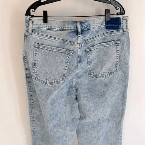 Abercrombie & Fitch The 90’s Straight Ultra High Rise Crossover Waist Jeans