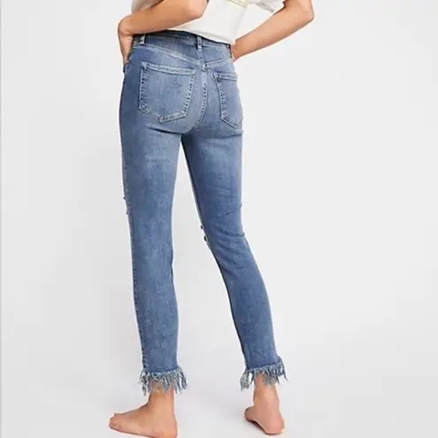 Free People  Great Heights Frayed Skinny Jeans Size 25