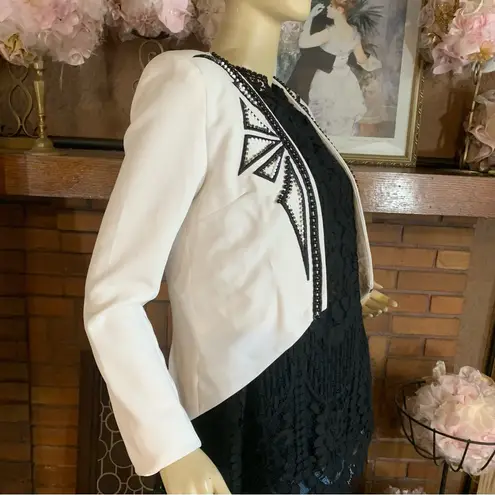 Muses By Shop OFF WHTIE WITH BLACK AND SILVER BEADING CROPPED BLAZER (M)