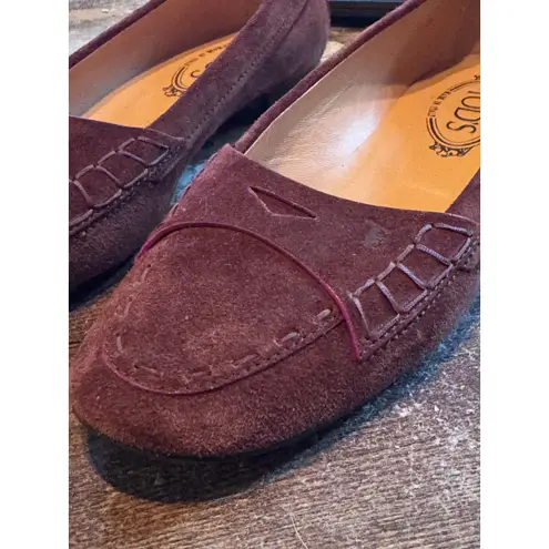 Tod's Suede Leather Burgundy Loafers Size 7 Stylish Comfortable Casual Purple