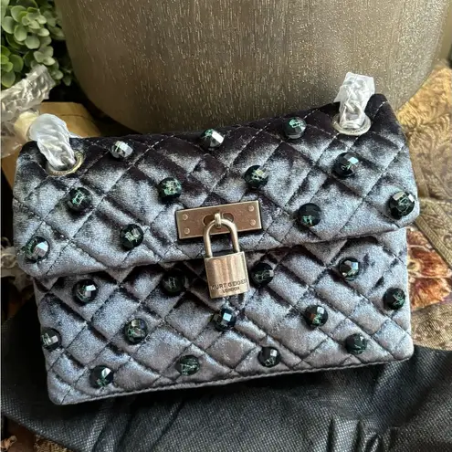 Kurt Geiger Authentic LONDON Velvet magnetic closure convertible Crosby/shoulder