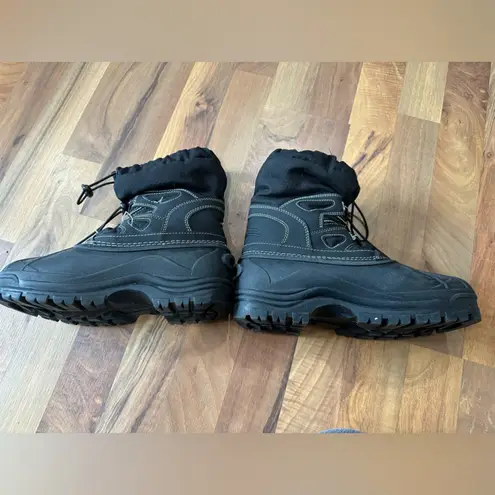 Totes shorties Black Winter & Rain Boots Size 6
