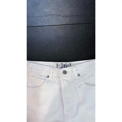 We The Free  WOMENS WHITE BUTTON FLY DISTRESSED SHORTS SZ 26 NEW P1-54