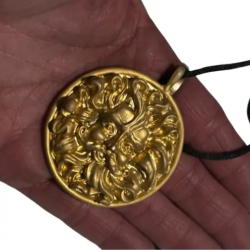 Wind Man Round 3D Gold Tone Man with Beard Face Pendant Necklace