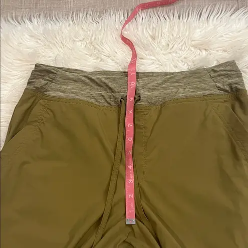 Duluth Trading Co Armachillo stretch high rise jogger pants 8 Green