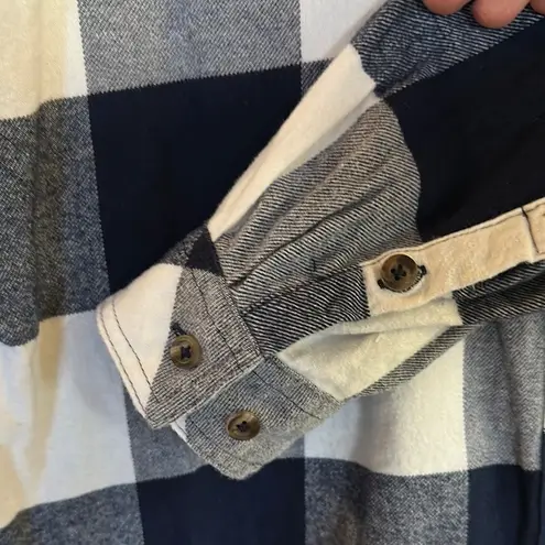 Natural Reflections Blue & White Checkered Button Down Flannel Shirt