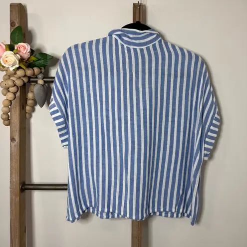 Evereve Blue White Stripe Button Up Short Sleeve Shirt Top Womens Size Small