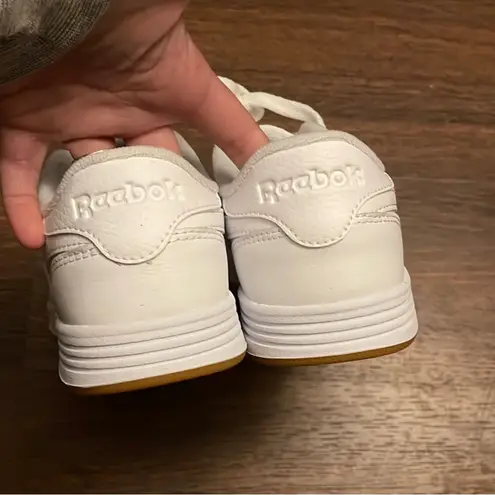 Reebok  womens shoes size 7