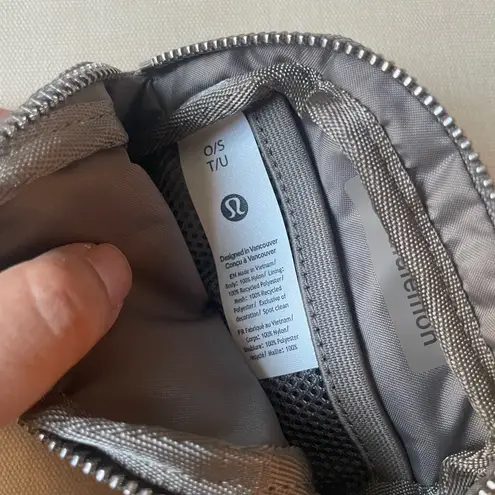 Lululemon  Everywhere Belt Bag Nano - Warm Ash Grey