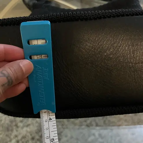 The Sak Elliott Lucca Knitted Bag Black Crochet Lined Pockets 9x10x4 Small