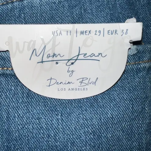 Denim Blvd NWT Medium Wash High Waisted Mom Jeans