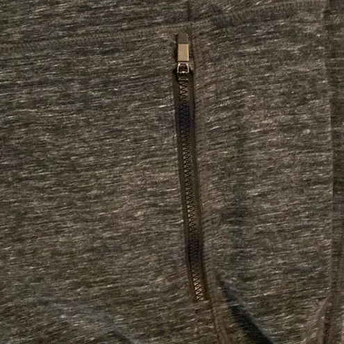 Calvin Klein  Grey leggings with zipper pockets size large - Image 3