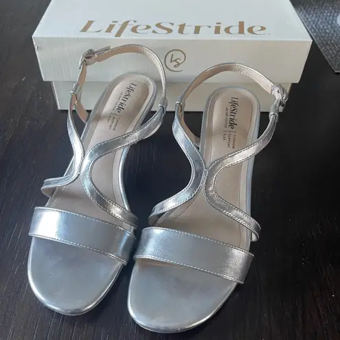 LifeStride Nolita Silver Metallic Strappy Kitten Heel Sandals Women Size 8M