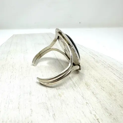 E YAZZIE Navajo sterling silver, onyx cuff bracelet, 47.2g Silver