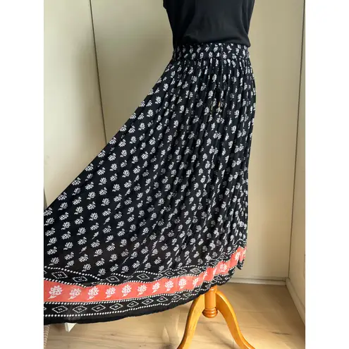 VTG 90s Rayon Printed Midi Skirt Size OSFM Ethnic Print Boho Hippie Indie Vibes Black Size M