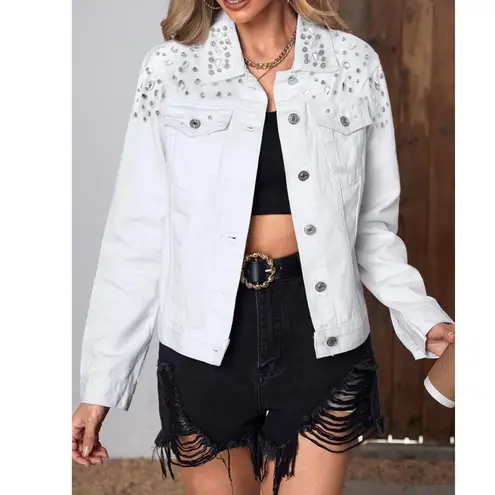 NWT Women’s White Jean Jacket Embellished Western Trucker