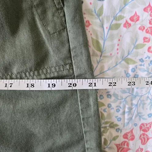 Talbots  Olive Linen Blend Pull-On Shorts  Size Medium