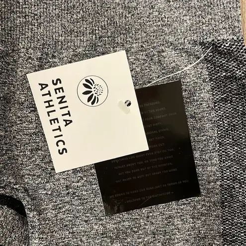 Senita Athletics NWT Seamless Capri Leggings - Size XS
