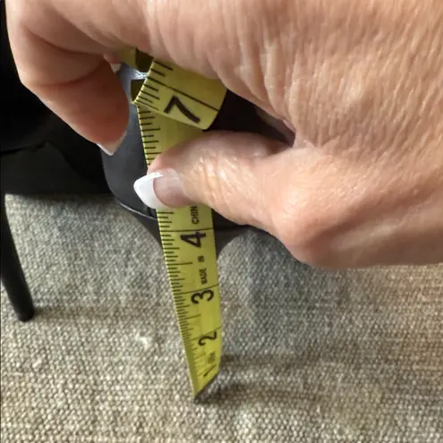 BLEEKER AND BOND Celeste Classic Black Leather Heels Pumps Size 8