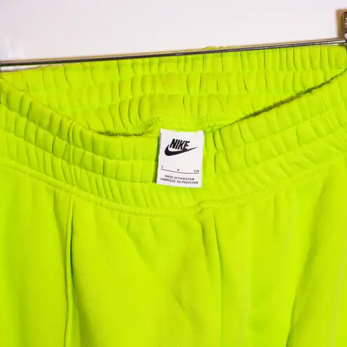 Nike Women's Sportswear Club Fleece Mid-Rise Oversized Sweatpants Lime Green S