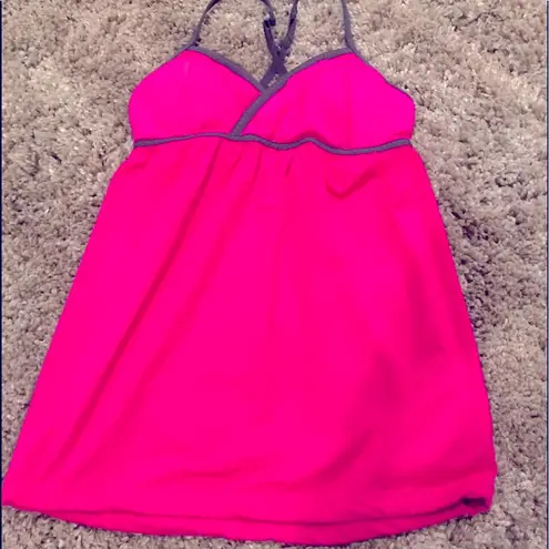 Lululemon  VINTAGE (2011) Rehearsal Tank Top in Paris Pink