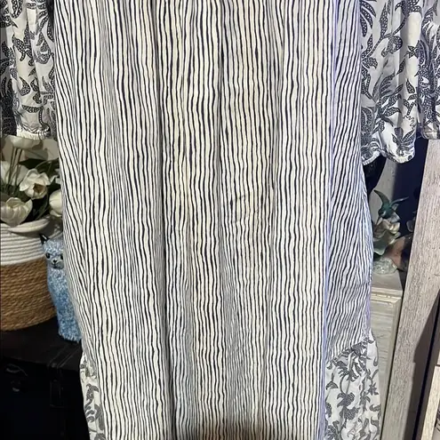 White Midi Sundress with Flutter Sleeves and Square Neck Size undefined