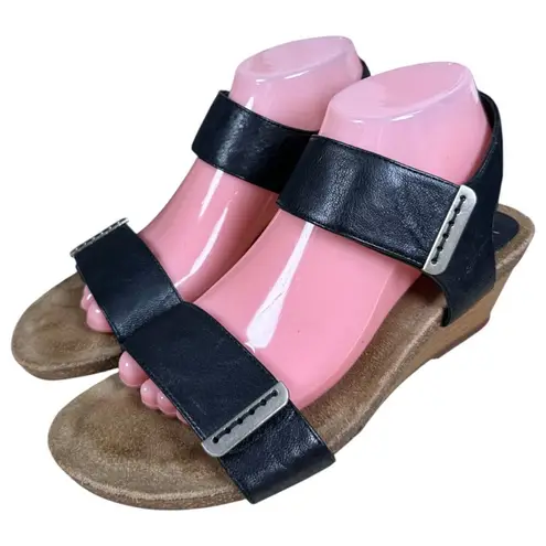Sofft Verdi II Black Leather Strappy Slight Wedge Sandals Size 8.5 WIDE