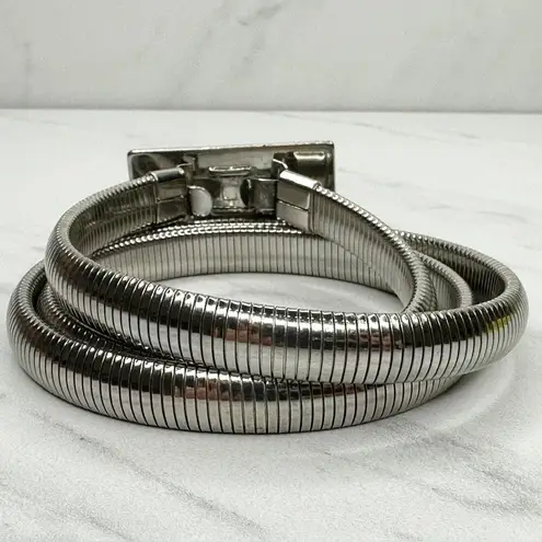 The Bar Vintage Buckle Silver Tone Coil Stretch Cinch Belt Size Small S Womens